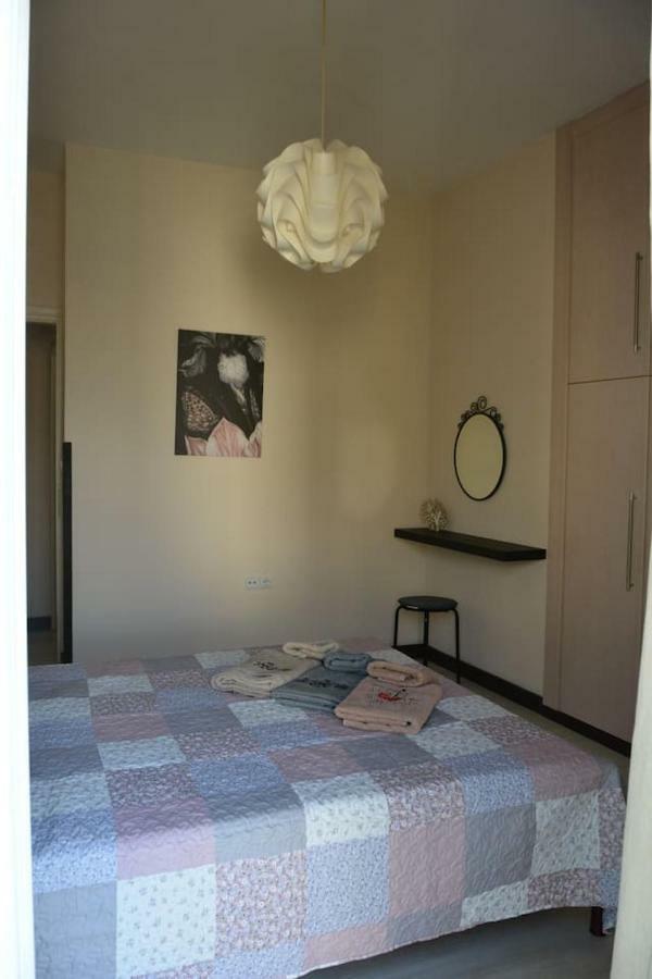 Modern Apartment, 5΄ Walk From Central Metro Station Athen Exterior foto
