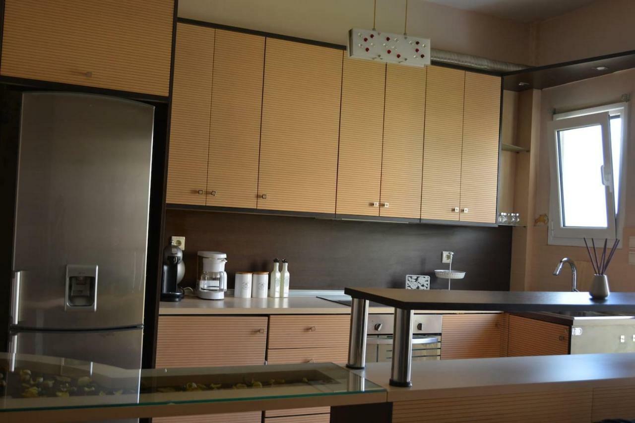 Modern Apartment, 5΄ Walk From Central Metro Station Athen Exterior foto