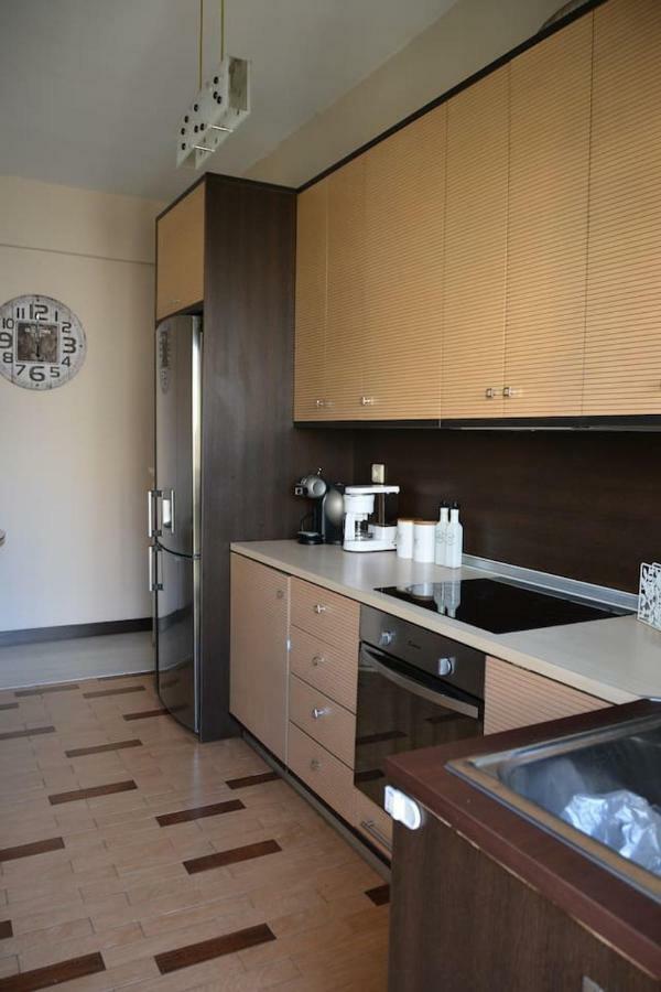 Modern Apartment, 5΄ Walk From Central Metro Station Athen Exterior foto