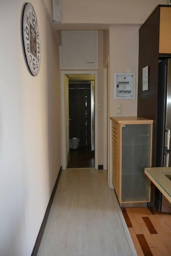 Modern Apartment, 5΄ Walk From Central Metro Station Athen Exterior foto