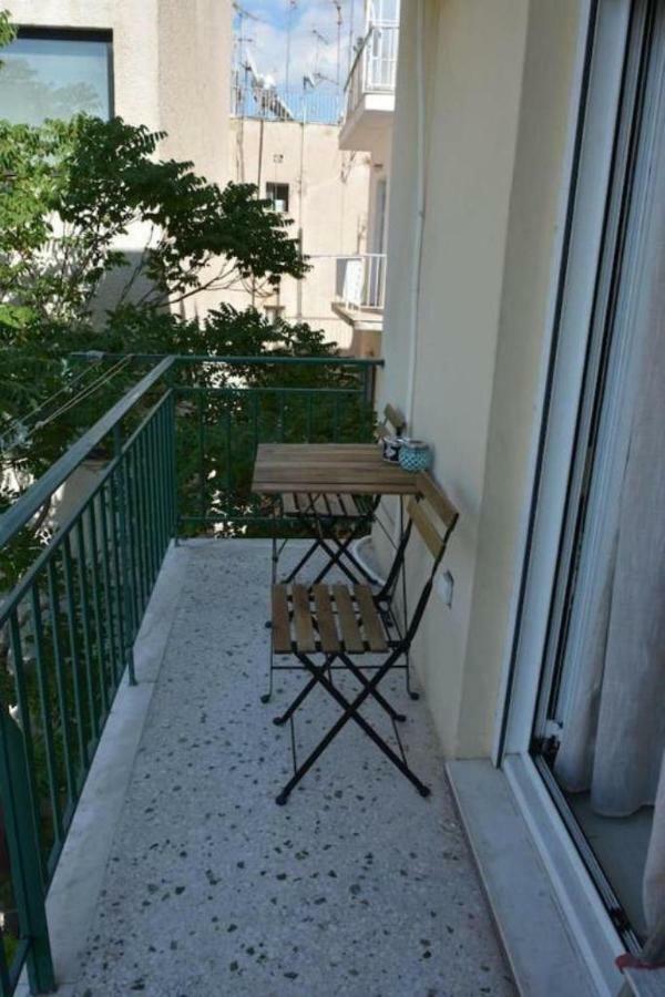 Modern Apartment, 5΄ Walk From Central Metro Station Athen Exterior foto